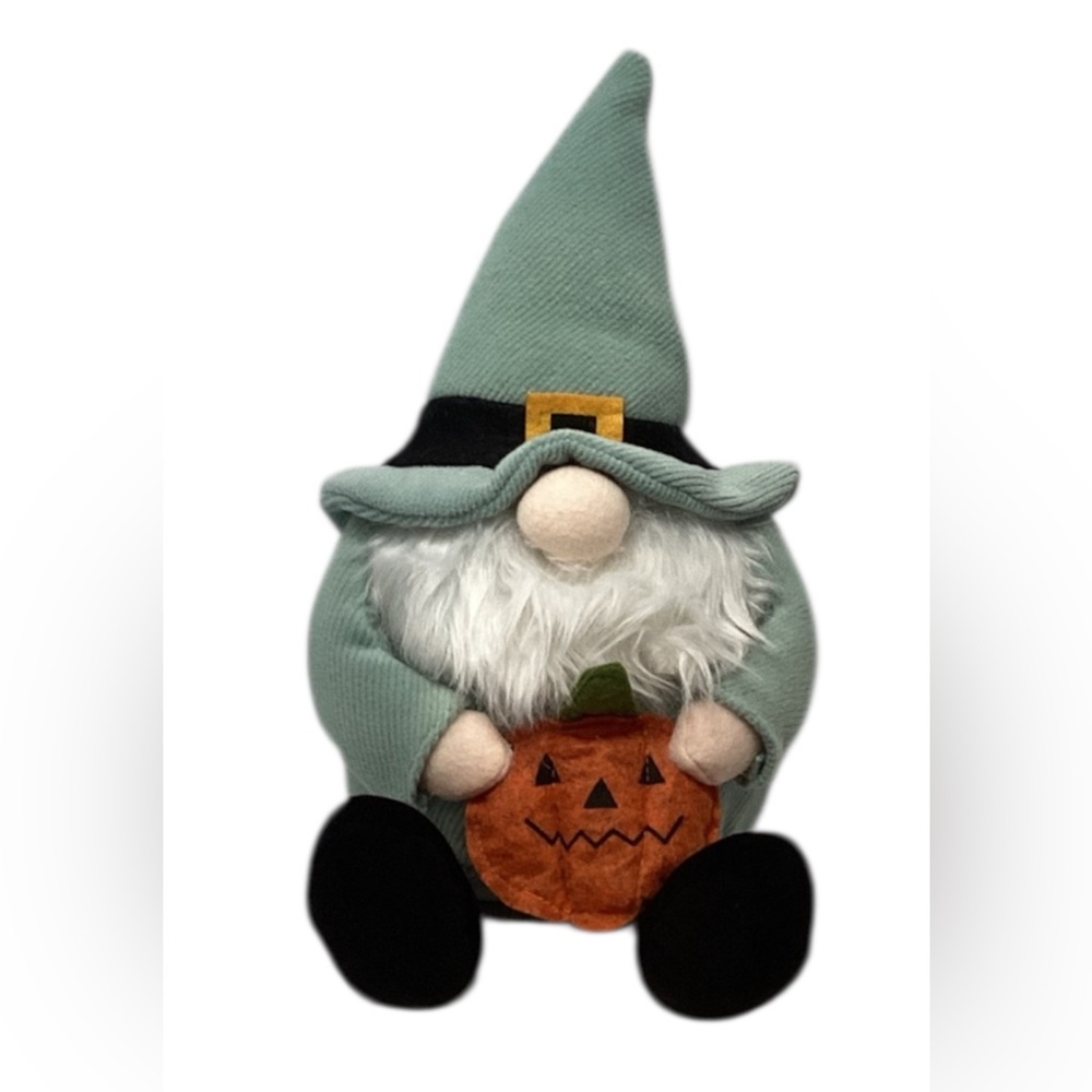 💚 Plush Gnome with Pumpkin